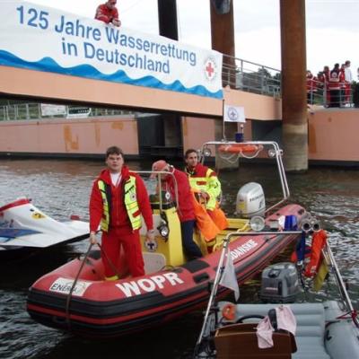 28. Prezes Te Ch Tnie P Ywa Po Odrze W Towarzystwie Koleg W Z Drk Waserwacht